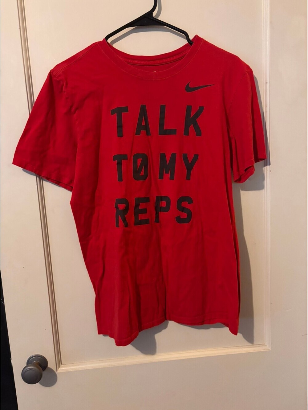 Nike red Talk to My Reps graphic T-shirt Medium